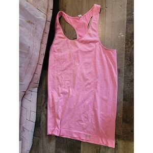 Women's pink Under Armour tank top Medium heat wear
